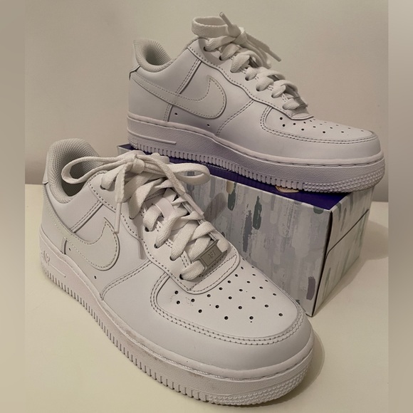Nike Air Force 1 ‘07 Sneaker (Women) - US Size 6M, white - Picture 1 of 6